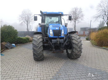 Трактор NEW HOLLAND T7000