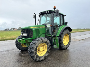 Трактор JOHN DEERE 6320