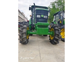 Трактор John Deere 6120B: фото 2