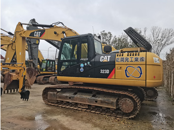 Гусеничный экскаватор CATERPILLAR 323D