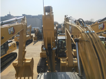 Гусеничный экскаватор CATERPILLAR 320