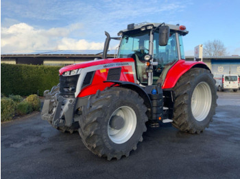 Трактор MASSEY FERGUSON 100 series