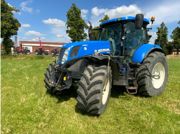 Трактор NEW HOLLAND T7.220