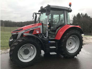 Трактор MASSEY FERGUSON 100 series