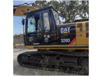 Гусеничный экскаватор CATERPILLAR 320D