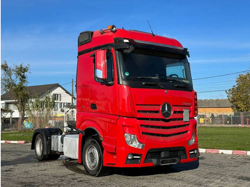 Грузовик с закрытым кузовом MERCEDES-BENZ Actros