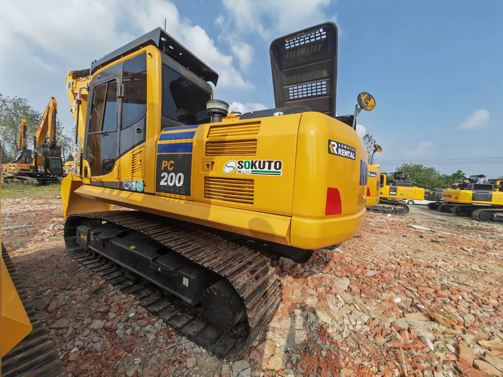 Гусеничный экскаватор KOMATSU PC200