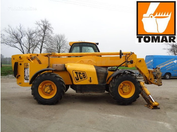 Телескопический погрузчик JCB