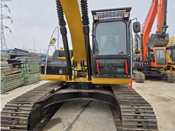 Гусеничный экскаватор CATERPILLAR 320D2