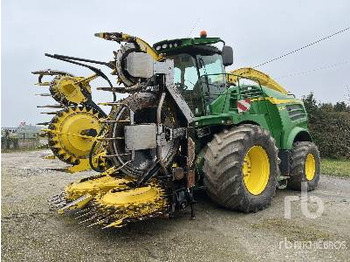 Кормоуборочный комбайн JOHN DEERE 8500