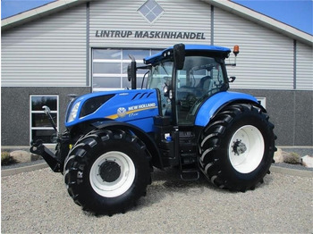 Трактор NEW HOLLAND T7.230