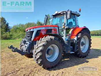 Трактор MASSEY FERGUSON 100 series