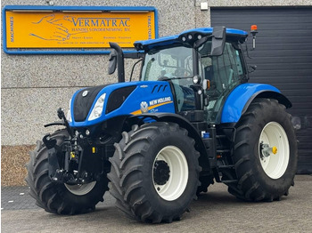 Трактор NEW HOLLAND T7.245