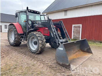 Трактор MASSEY FERGUSON 5465