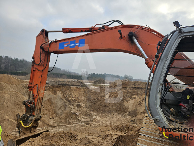 Гусеничный экскаватор Hitachi EX 215: фото 15