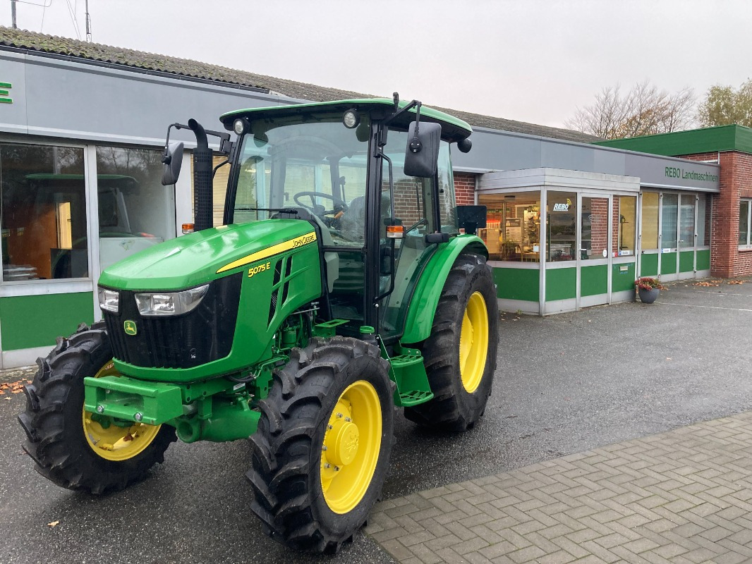 Новый Трактор John Deere 5075E: фото 8