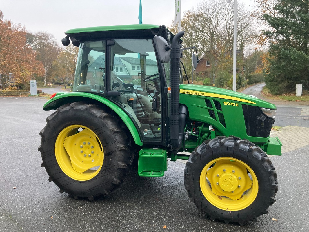 Новый Трактор John Deere 5075E: фото 12