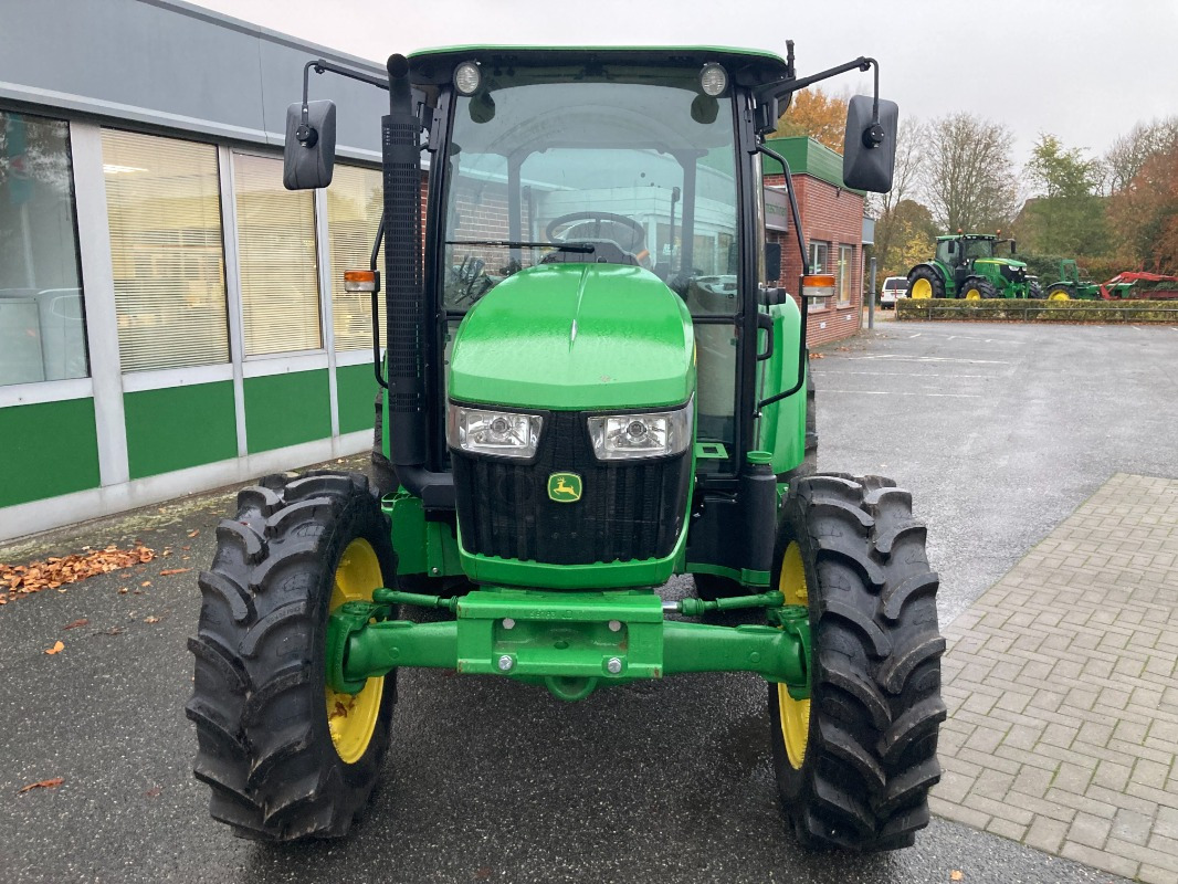 Новый Трактор John Deere 5075E: фото 9