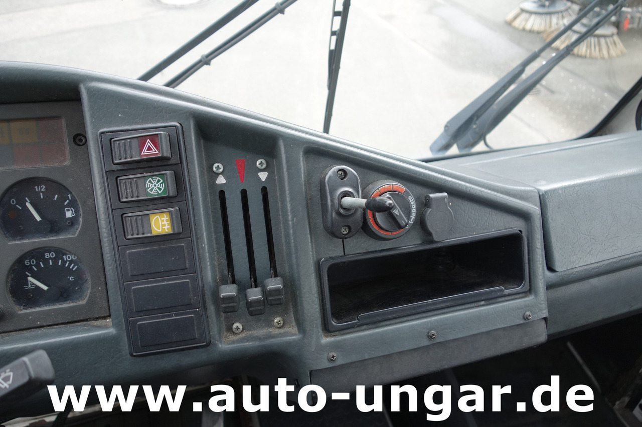 Аэродромный тягач Multicar M26 Champion Flugzeugschlepper Doka GSE Airport Push Back Industrieschlepper: фото 15 Аэродромный тягач Multicar M26 Champion Flugzeugschlepper Doka GSE Airport Push Back Industrieschlepper: фото 15