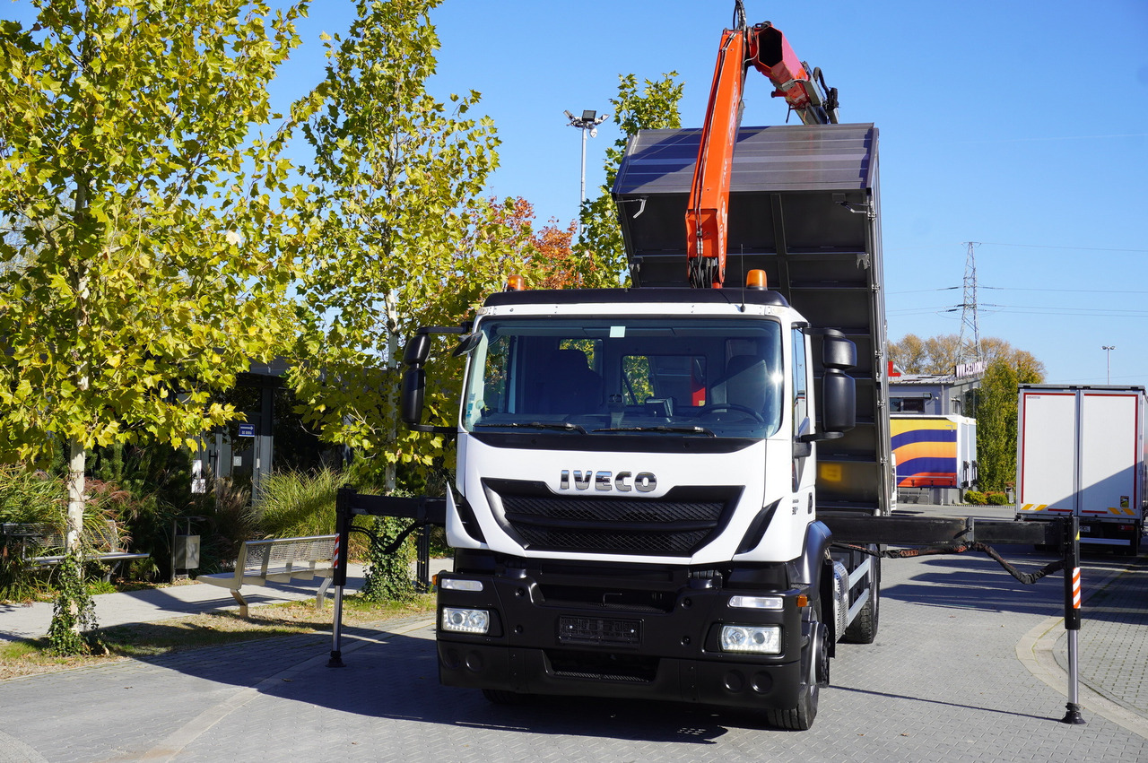 Грузовик бортовой/ Платформа, Автоманипулятор IVECO Stralis 310 E6 / NEW 3-sided tipper / Fassi F135 crane with remote control: фото 10