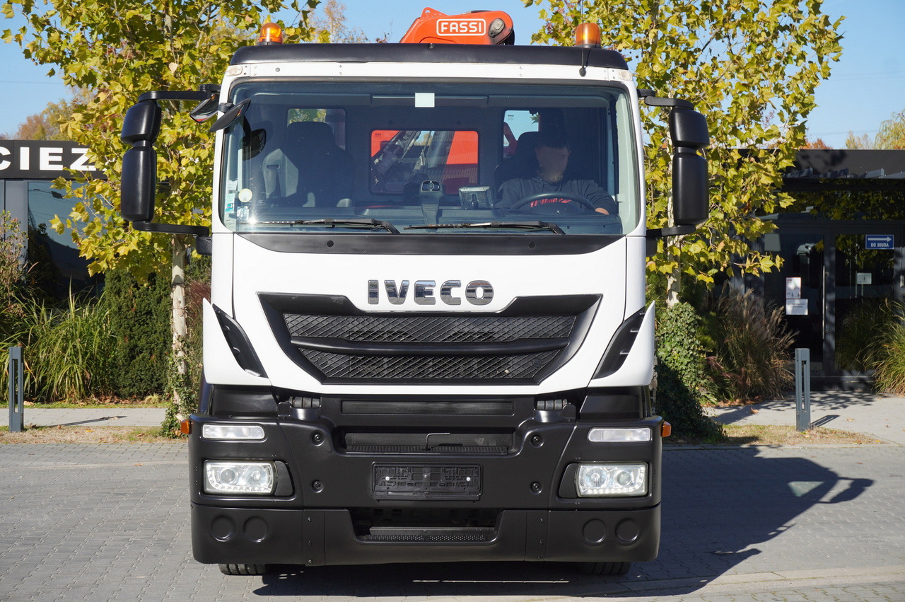 Грузовик бортовой/ Платформа, Автоманипулятор IVECO Stralis 310 E6 / NEW 3-sided tipper / Fassi F135 crane with remote control: фото 22