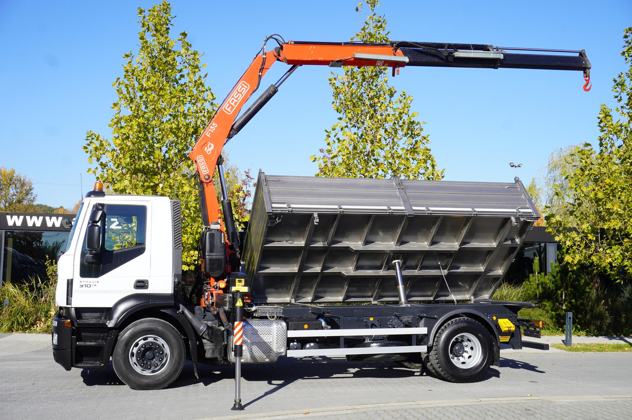 Грузовик бортовой/ Платформа, Автоманипулятор IVECO Stralis 310 E6 / NEW 3-sided tipper / Fassi F135 crane with remote control: фото 6