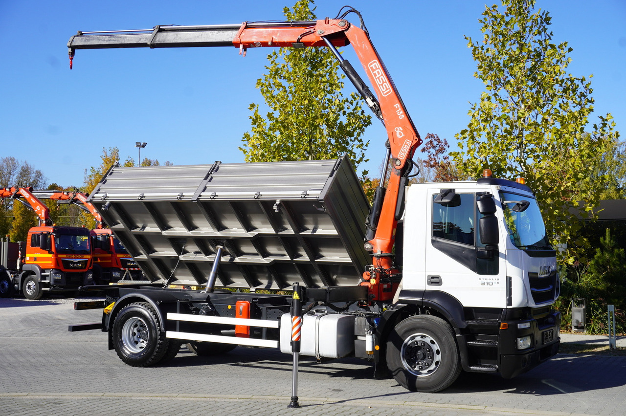 Грузовик бортовой/ Платформа, Автоманипулятор IVECO Stralis 310 E6 / NEW 3-sided tipper / Fassi F135 crane with remote control: фото 18