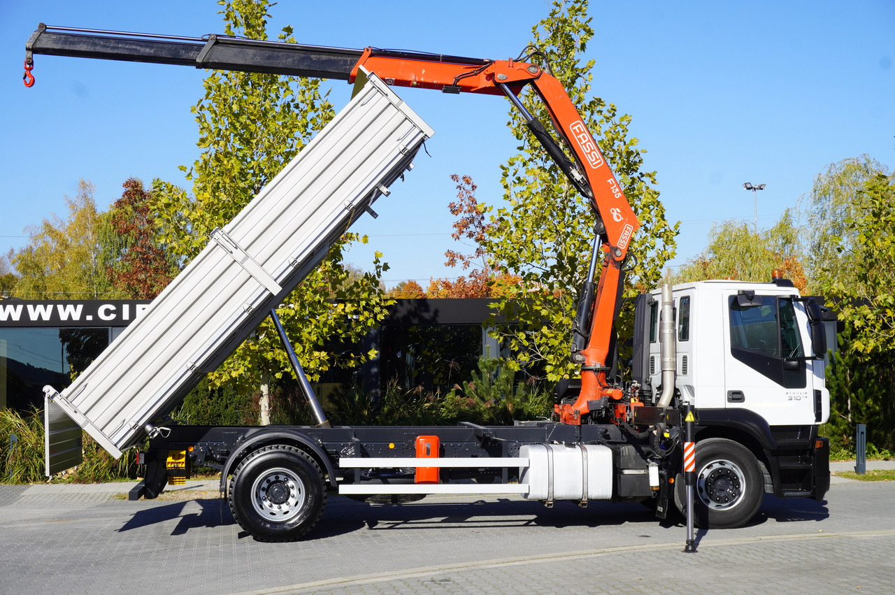 Грузовик бортовой/ Платформа, Автоманипулятор IVECO Stralis 310 E6 / NEW 3-sided tipper / Fassi F135 crane with remote control: фото 12