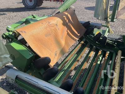 Пресс-подборщик рулонный KRONE COMPRIMA CF155: фото 24