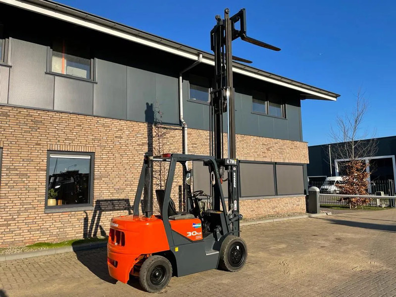 Дизельный погрузчик Doosan D30G Yanmar 3 ton Triplex Freelift Sideshift Diesel Heftruck 470 cm hefhoogte: фото 20 Дизельный погрузчик Doosan D30G Yanmar 3 ton Triplex Freelift Sideshift Diesel Heftruck 470 cm hefhoogte: фото 20